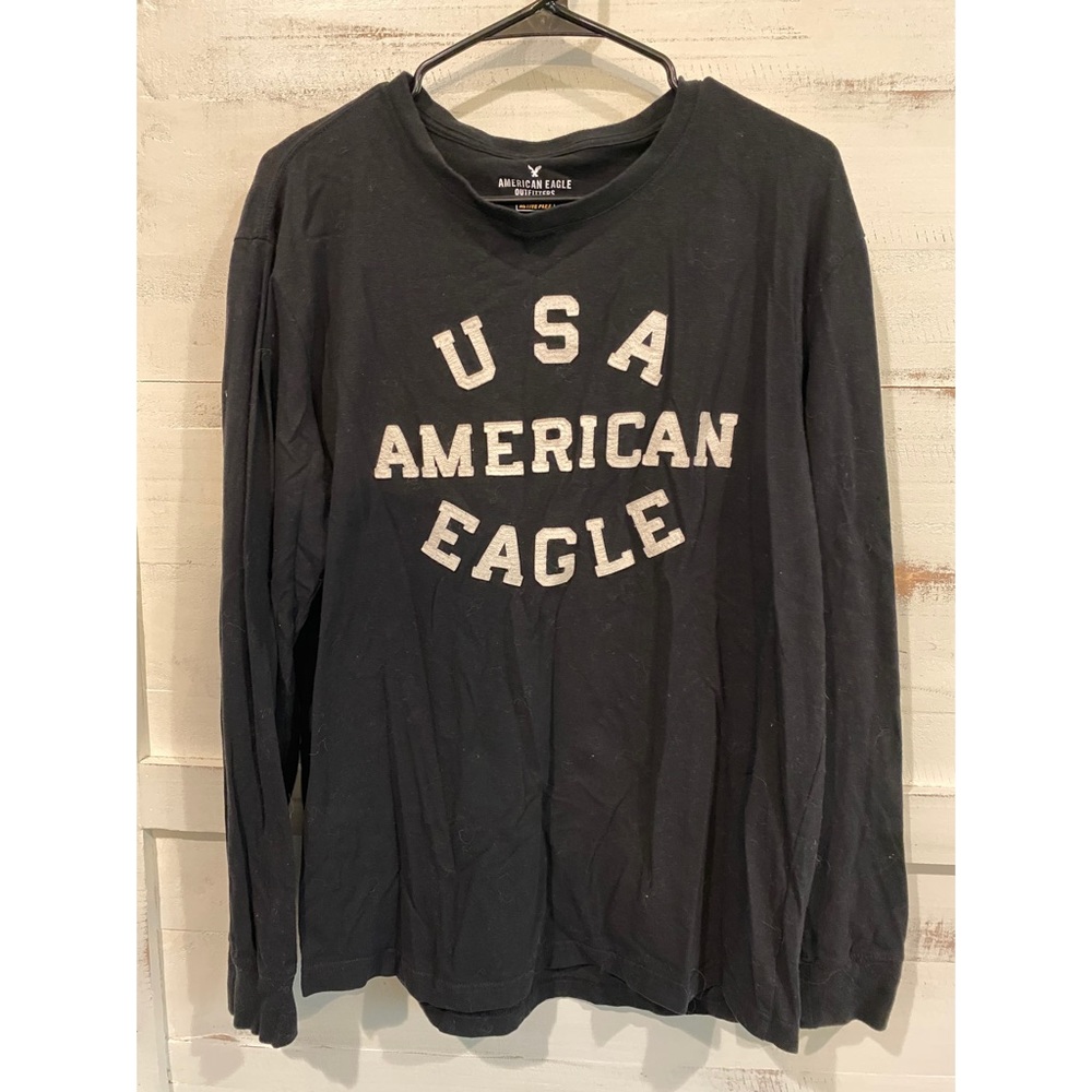 American Eagle Black Long-Sleeved Shirt